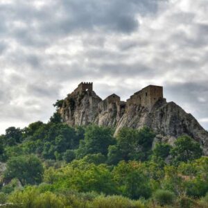 "montagna con castello di sperlinga dominate"