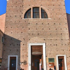 "facciata esterna incompiuta chiesa san pantalon"