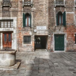 "casa marco polo in corte milion con vera pozzo pietra istria"