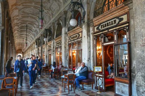 "estero sotto il portico caffe florian"