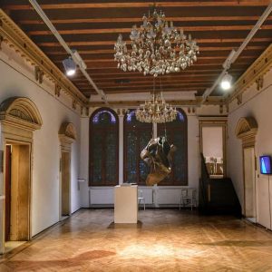 "grande sala della mostra"