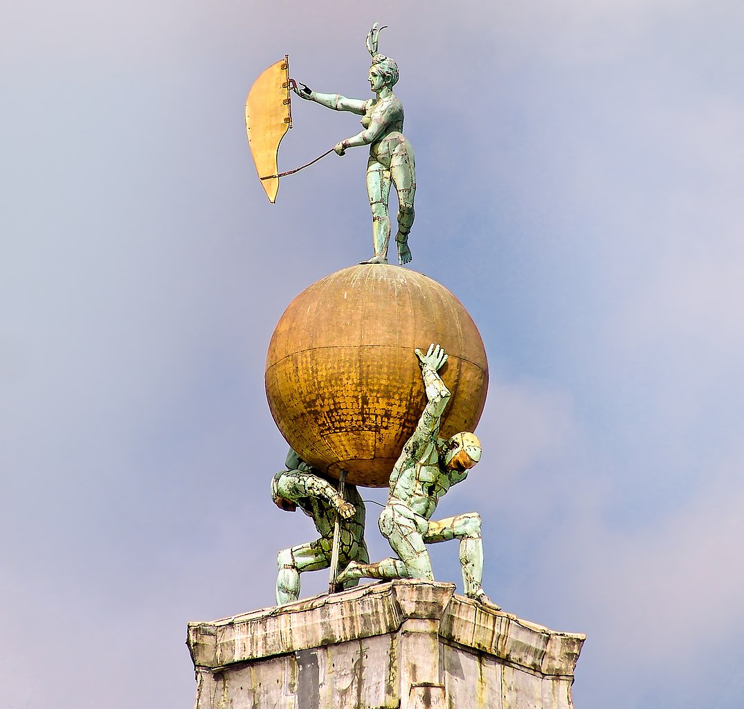 "palla oro fortuna mutevole con tre statue"